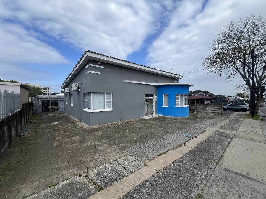 Commercial Property for Sale in Vincent Eastern Cape